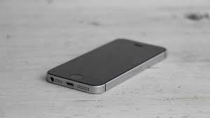 Iphone Se 1st Gen 1987 Candid Technology