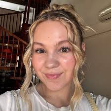 Hayley Quist's Instagram, Twitter & Facebook