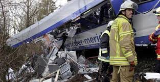 Resultado de imagen para Alemania: al menos 4 muertos y unos 150 heridos al chocar dos trenes