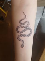 Got This Floral Snake From Bree At Golden Rule In Phoenix Today Trendy Tattoos Tattoos Snake Tattoo