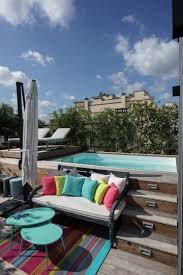 Une Piscine Sur Un Toit Terrasse A Paris Piscinelle En 2020 Terrasse Paris Maison Toit Terrasse Piscine Paris