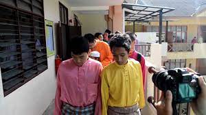 Ingatlah walaupun anda tidak bisa membuat seseorang menyukai anda, anda bisa membuat diri anda layak dikenali lebih jauh. Sekolah Menengah Islam Al Amin Gombak Beraya Nineteenth96 Version Not Edited Part 2 Youtube