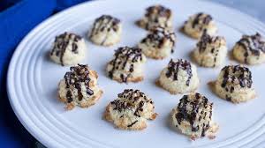 Directions mix together well and form into balls (about the size of large walnuts) dip fork in splenda and press tines into cookie bake on parchment lined cookie sheet at 350 degrees for 12 minutes. 10 Diabetic Cookie Recipes That Don T Skimp On Flavor Everyday Health