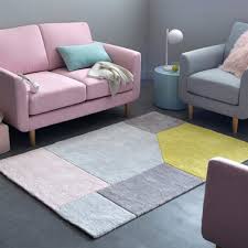 Table d'appoint ou bout de canapé, ce petit meuble trouvera facilement un usage dans le salon. La Deco En Rose Poudre C Est Tendance Deco Cool Com