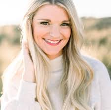 Kimberly Brush's Instagram, Twitter & Facebook