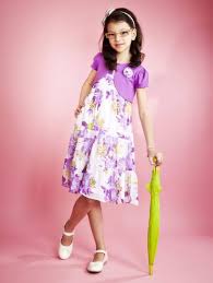 Cleopatra stratan (at age 3) singing noapte buna cleopatra was born october 6, 2002 in chişinău, moldova, her mother is moldovan and her father is romanian i was reading article about the 10. Cleopatra Stratan Revine In Muzica La Varsta Adolescentei Adpm