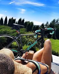 pin by mingo rivera on on yer bike bicycle girl cycling girls cycling pictures