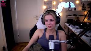 Then a certain pandemic hit humankind (the people) therefore delaying the release of. Drohung Von Pia Twitch