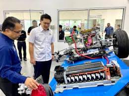 Lim ban hong (simplified chinese: Automative Industry Key To More Job Creations Dagang News