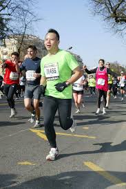 Au coeur du peloton, les coureurs sont heureux, discutent et profitent de ce moment privilégié. Inzesentier Resultats Du Semi Marathon De Paris 2011