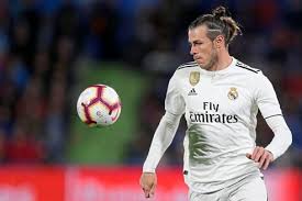 Actuellement, il joue dans l'équipe prestigieuse de real madrid. Richtung China Konigliche Jagen Bale Vom Hof Real Madrid Derstandard At Sport