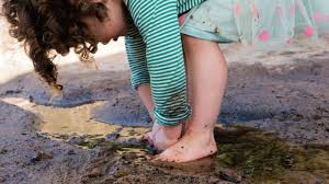 Dirt Worms And Mud Are Literally Good For Babies And Kids Kids Down Hairstyles Strong Hair