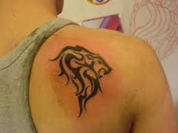 Stunning jesus tattoo on the men shoulder jesus tattoo can be inked on the shoulder blade to give you that your assurance you desire. Awesome Shoulder Blade Tattoos For Men
