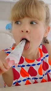 Oliver and Mom Kids Story about sweet machine