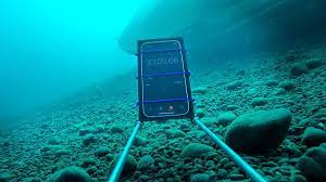 Iphone 12 Water Test How Deep Can Apple S Phone Really Go Cnet