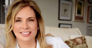 Cats, Books, and...More Cats!: Welcome Our Weekend guest....Elaine Viets to  the Blog!