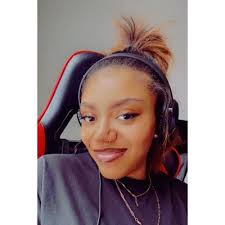 Janique Thomas's Instagram, Twitter & Facebook