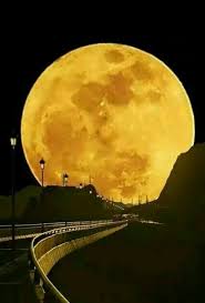 E Um Dos Mais Visitados E Fotografados Desfiladeiros Do Arizona E Ganha Agora Uma Nova Dimensao Com As Fotografias Moon Pictures Shoot The Moon Beautiful Moon