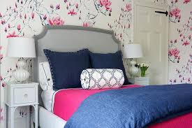 Papier peint intissé hygge hope vieux rose/gris/ocre. Designers Guilde Madame Papillon Pivoine Papier Peint Chambre Rose Et Gris 735x490 Wallpapertip