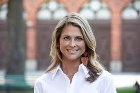 Sie steht auf platz acht in der schwedischen thronfolge. Prinzessin Madeleine Ist Mit Ihren Kindern In Schweden