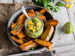 Susskartoffel Wedges Mit Mango Guacamole Rezept Rezepte Lebensmittel Essen Vegane Gerichte