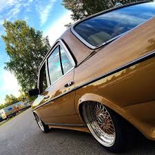 W123 Stance Bbs Rs Gold Mercedes Benz Mercedes Benz 190e Mercedes Benz Cars