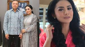 Anang hermansyah pulang ke jakarta guys. Foto Jadul Krisdayanti Anang Hermansyah Disoroti Penampilan Ayah Aurel Hermansyah Bikin Pangling Pos Kupang