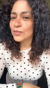 La de la izquierda soy yo en el 2007 y la de la derecha también soy yo , el  día de HOY … Aunque no estoy segura de que seamos la misma