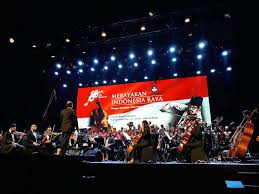 Meski demikian tetap tidak meninggalkan faedah dari lagu tersebut. Yuk Kita Simak Lirik Lagu Indonesia Raya Tiga Stanza Merahputih