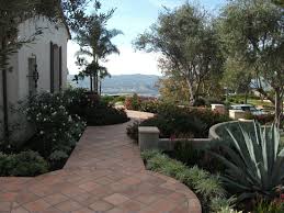 Explore beautiful gardens in los angeles, san diego, santa barbara and other areas of the southland. Southern California Landscape Design Houzz