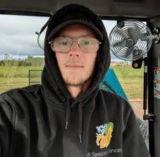 Who can design a 3D polar bear keychain?