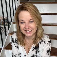 Bobbie Pickering's Instagram, Twitter & Facebook