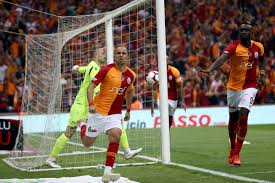 Diese seite enthält eine komplette übersicht aller absolvierten und bereits terminierten saisonspiele sowie die saisonbilanz des vereins galatasaray in der saison güncel sezonun toplam istatistiği. Mac Sonucu Galatasaray Medipol Basaksehir Maci 2 1 2018 19 Sampiyonu Galatasaray Spor Haberleri