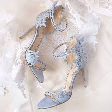 Scarpe da sposa da sposa con tacco a spillo e perle. Baby Blue Marchesa Bridal Heels Pretty Wedding Shoes Weddingshoes Bridalshoes Weddingheels Bridalheel Scarpe Da Sposa Blu Scarpe Da Sposa Tacchi Da Sposa