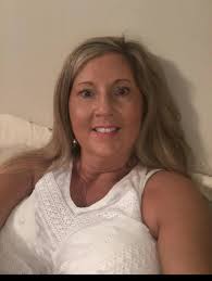 Man's dedication to wife with dementia for over 10 years