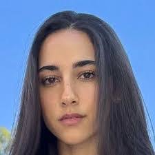 Isabella Green's Instagram, Twitter & Facebook