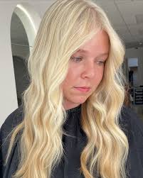 That Blonde glow ✨ Obsessed with this colour, it had been 12 months between  appointments! #blondehair #geelongblondes #geelonghairdresser