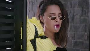 'veere di wedding' has been in news ever since the trailer was released. Swara Bhaskar Celebrity Style In Veere Di Wedding Trailer 2018 From Trailer Charmboard