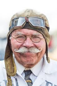 Albert Lombo's Instagram, Twitter & Facebook