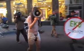 Xd #bekazprawakow #bekazkuca #neuropa #4konserwy #polityka. Dobromir Sosnierz Zrobil Demonstracje Z Mala Iloscia Ubran I Duza Iloscia Cringu Donald Pl