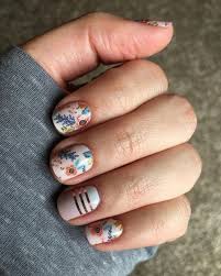Esto implica que se pueden realizar diseños muy elaborados en las uñas si se quiere, aunque hoy toca ver la decoración de uñas fáciles. 1001 Ideas De Disenos De Manicura Con Dibujos En Las Unas