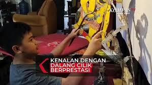 Luar Biasa! Bocah SD Asal Malang ini Jadi Dalang Cilik Wayang Kulit  Berprestasi