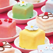 Petit Fours Rezept Petit Fours Rezept Rhabarberkuchen Petit Fours
