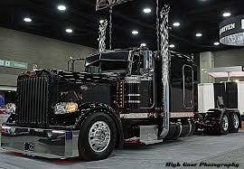 Pin By James Hart On Bitchen Semi Trucks Big Trucks Peterbilt Semi Trucks Interior