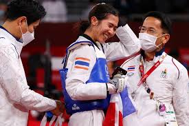 น้องเทนนิส พาณิภัค วงศ์พัฒนกิจ นักกีฬาเทควันโด ทีมชาติไทย โชว์ฟอร์มเก่งผ่านเข้ารอบชิงเหรียญทอง การแข่งขันโอลิมปิก 2020 โตเกียวเกม โดยมีคิวจะ. 6rnx61ssqfvamm