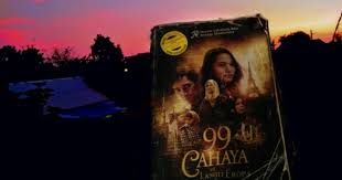 Hallo Teman Teman Pada Artikel Kali Ini Kami Mau Share Sinopsis Novel 99 Cahaya Di Langit Eropa Langsung Saja Simak Artikel Berik Langit Novel Eropa