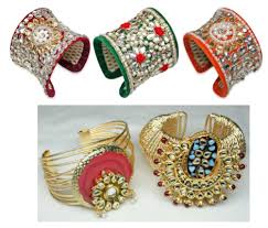 Think birthstone jewellery, personalised luxury stationery and adorable 'reasons why i love you' cards (for the real romantics).whether she's your devoted mother, loyal friend, loving girlfriend, hilarious work wife or actual wife, we have some of the most unique gift ideas for women to celebrate any and every. Gifts For Ladies At Rs 450 Piece Wedding Gift Id 7618151888