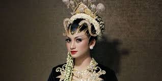 Sanggul rambut pendek dengan rambut sendiri. Ini Bedanya Paes Solo Dan Yogyakarta Serupa Tapi Tak Sama Meski Keduanya Berasal Dari Jawa
