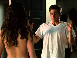 When Anne Hathaway Admitted Getting Unnecessarily Naked In Front Of Jake  Gyllenhaal