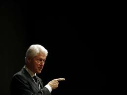 Many wonder why didn't just flee the country. Bill Clinton Traf Sich Zum Abendessen Mit Epstein Gehilfin Ghislaine Maxwell Panorama